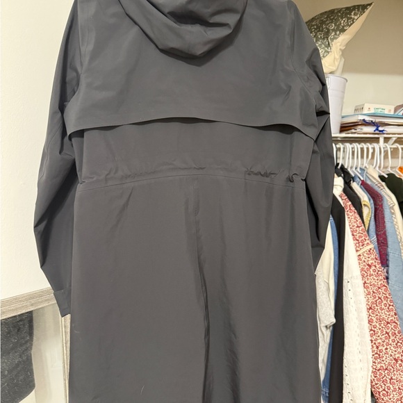 lululemon rain jacket - Picture 2 of 5